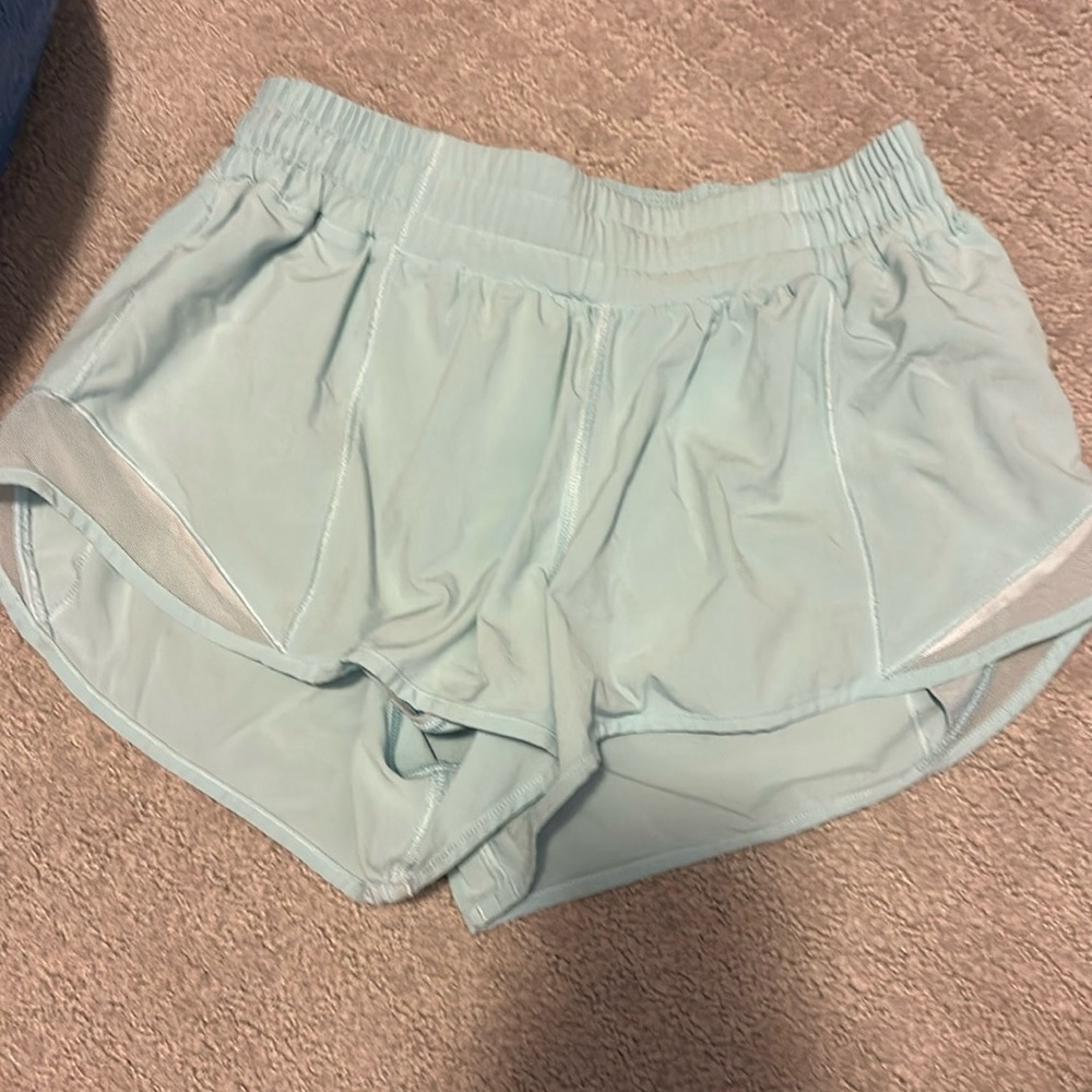 Lululemon lowrise 2.5” shorts